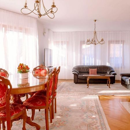 Beautiful Duplex In Heart Of Old Town - Free Parking Apartman Szarajevó Kültér fotó