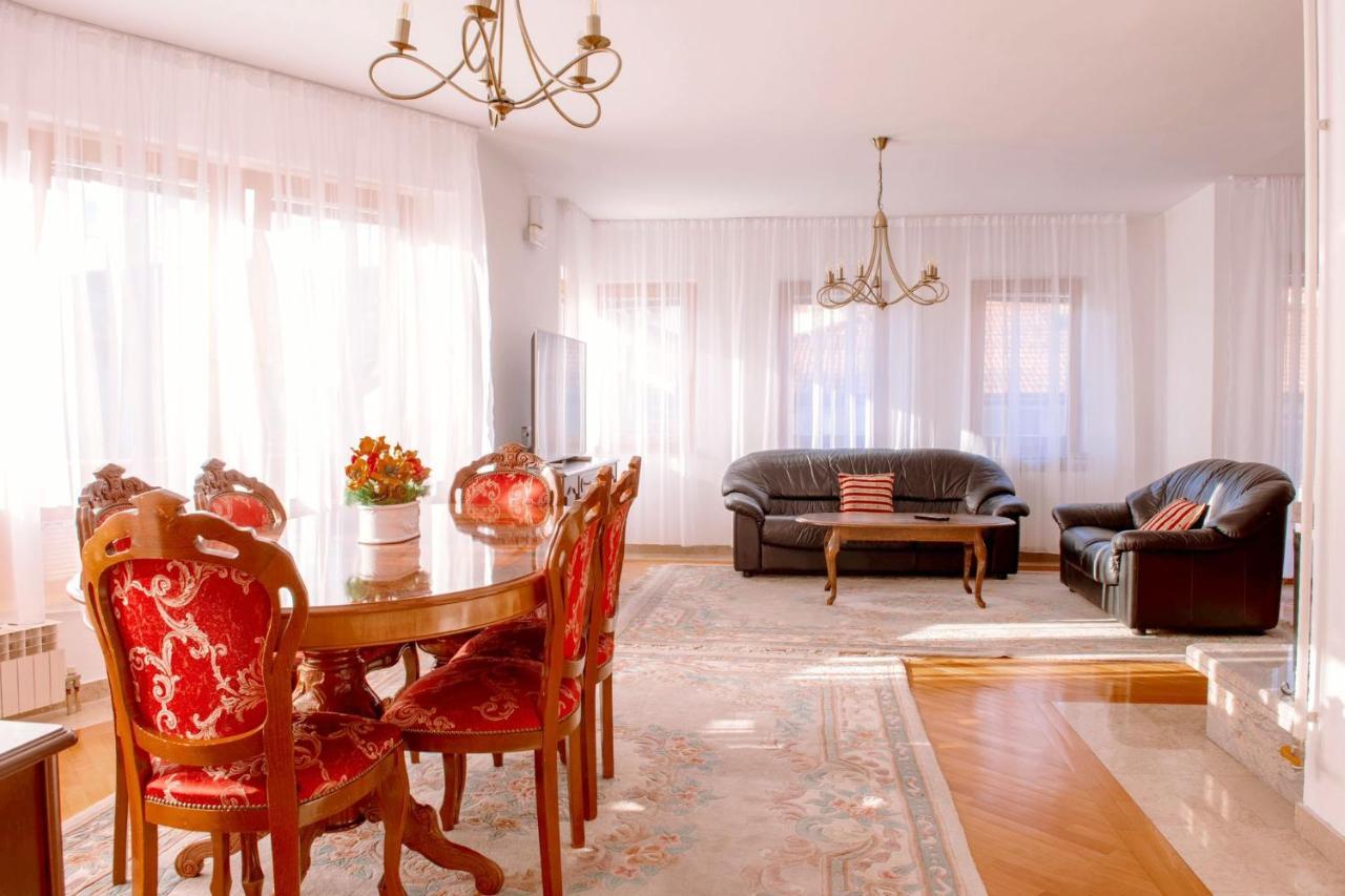 Beautiful Duplex In Heart Of Old Town - Free Parking Apartman Szarajevó Kültér fotó