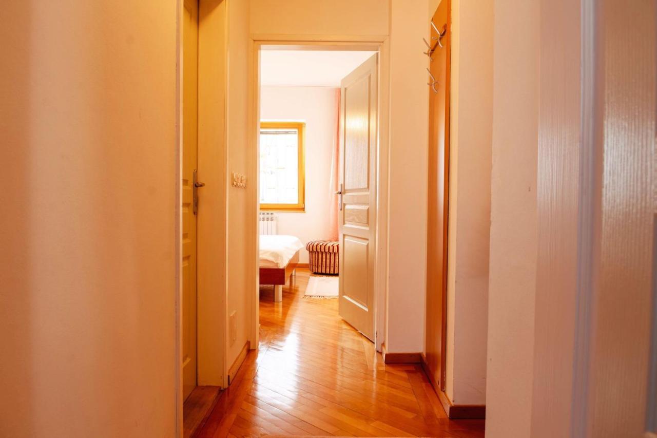 Beautiful Duplex In Heart Of Old Town - Free Parking Apartman Szarajevó Kültér fotó