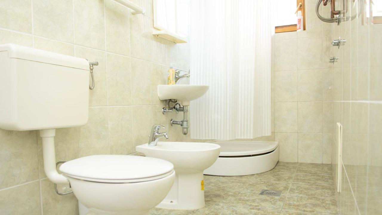 Beautiful Duplex In Heart Of Old Town - Free Parking Apartman Szarajevó Kültér fotó