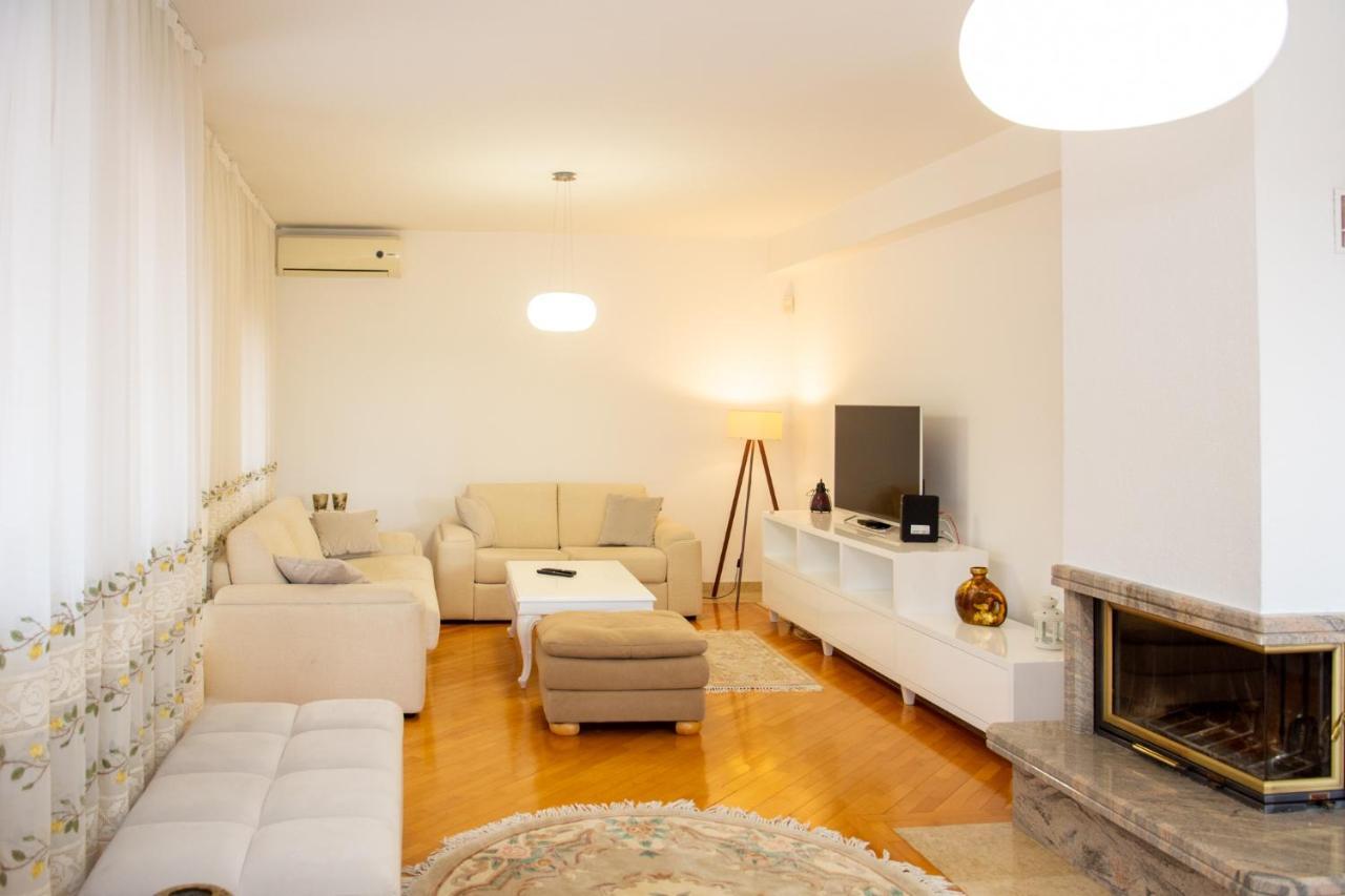 Beautiful Duplex In Heart Of Old Town - Free Parking Apartman Szarajevó Kültér fotó